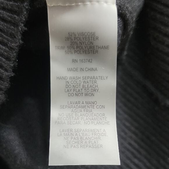 Sioni Black Sweater with Leather-Style Sleeves - Picture 6 of 10